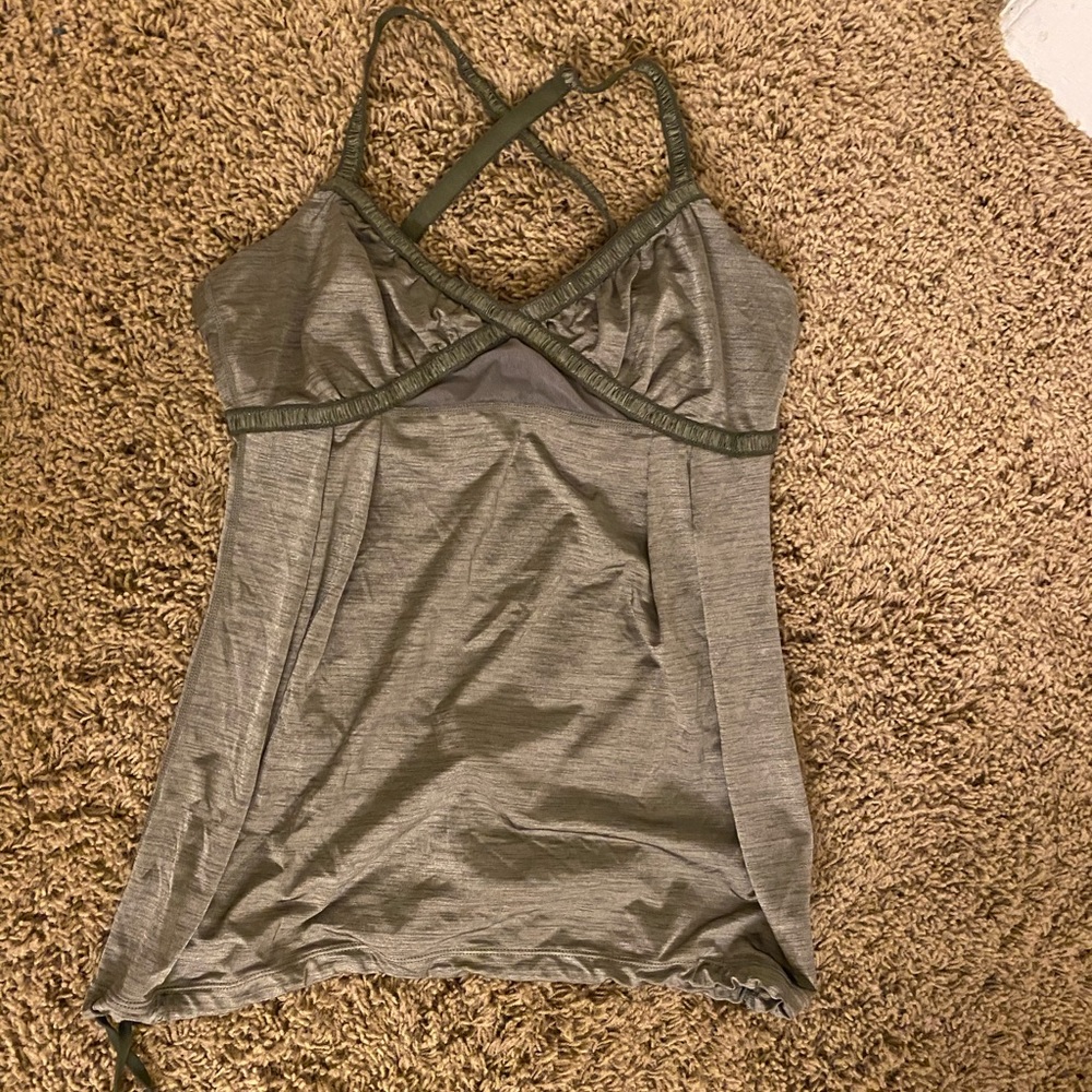 Lululemon exercise tank